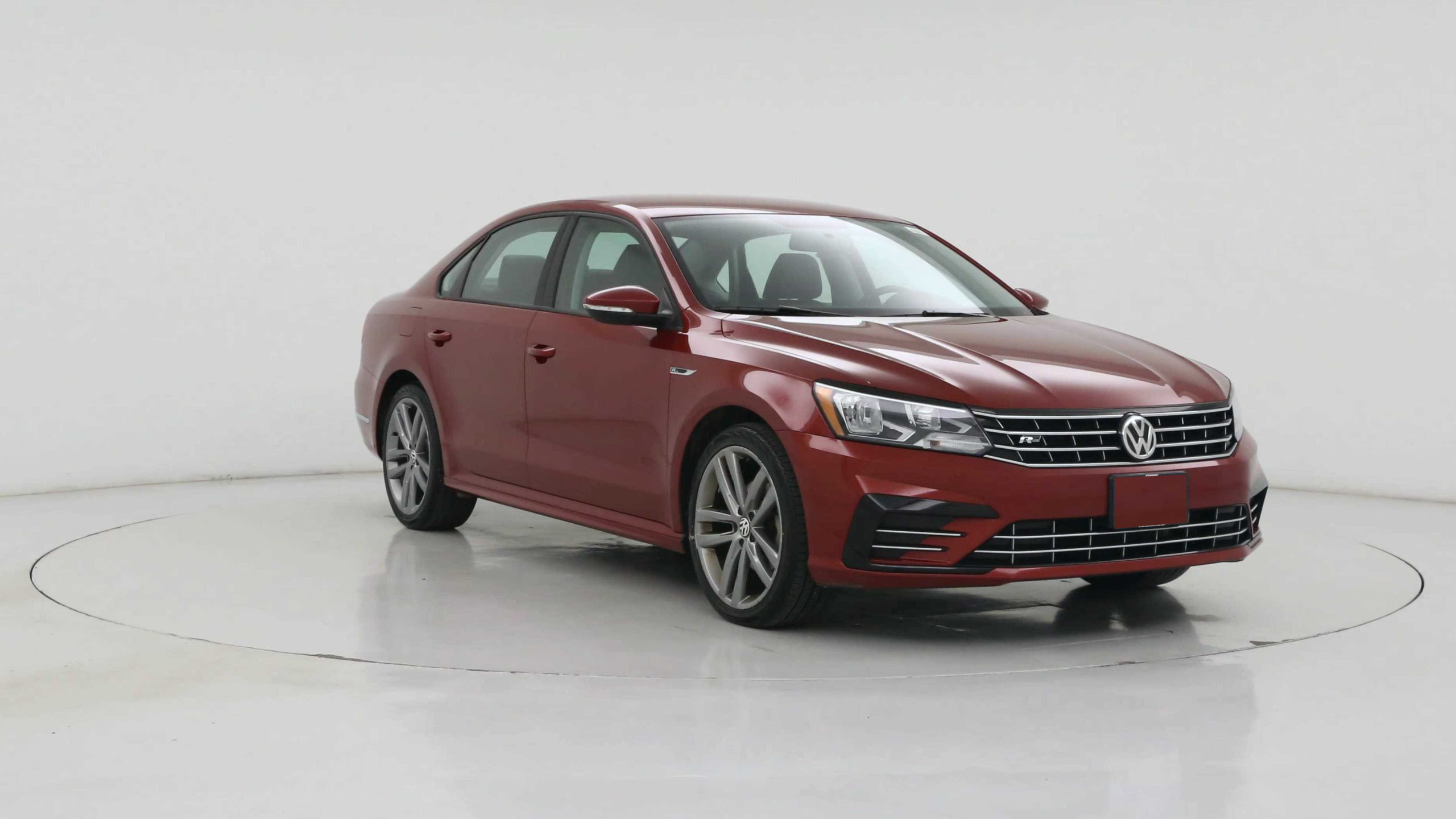 2018 Volkswagen Passat R-Line