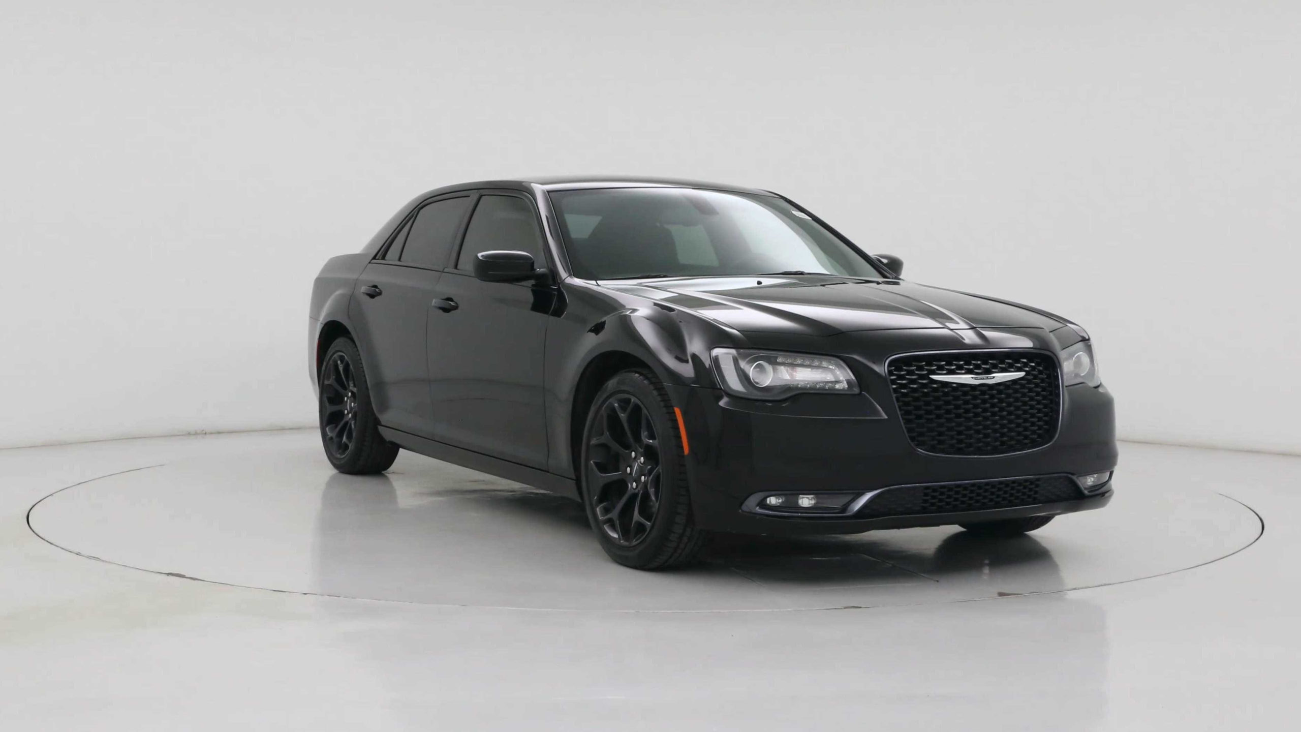 2019 Chrysler 300 S's photo